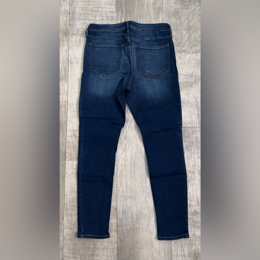 Old Navy Dark Wash Mid-Rise Rockstar Super Skinny Jeans Size 12 - Like New - Picture 2 of 5